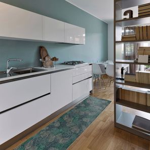 Tapete Antiderrapante Tropical 43cm x 130cm Folhagem Kapazi